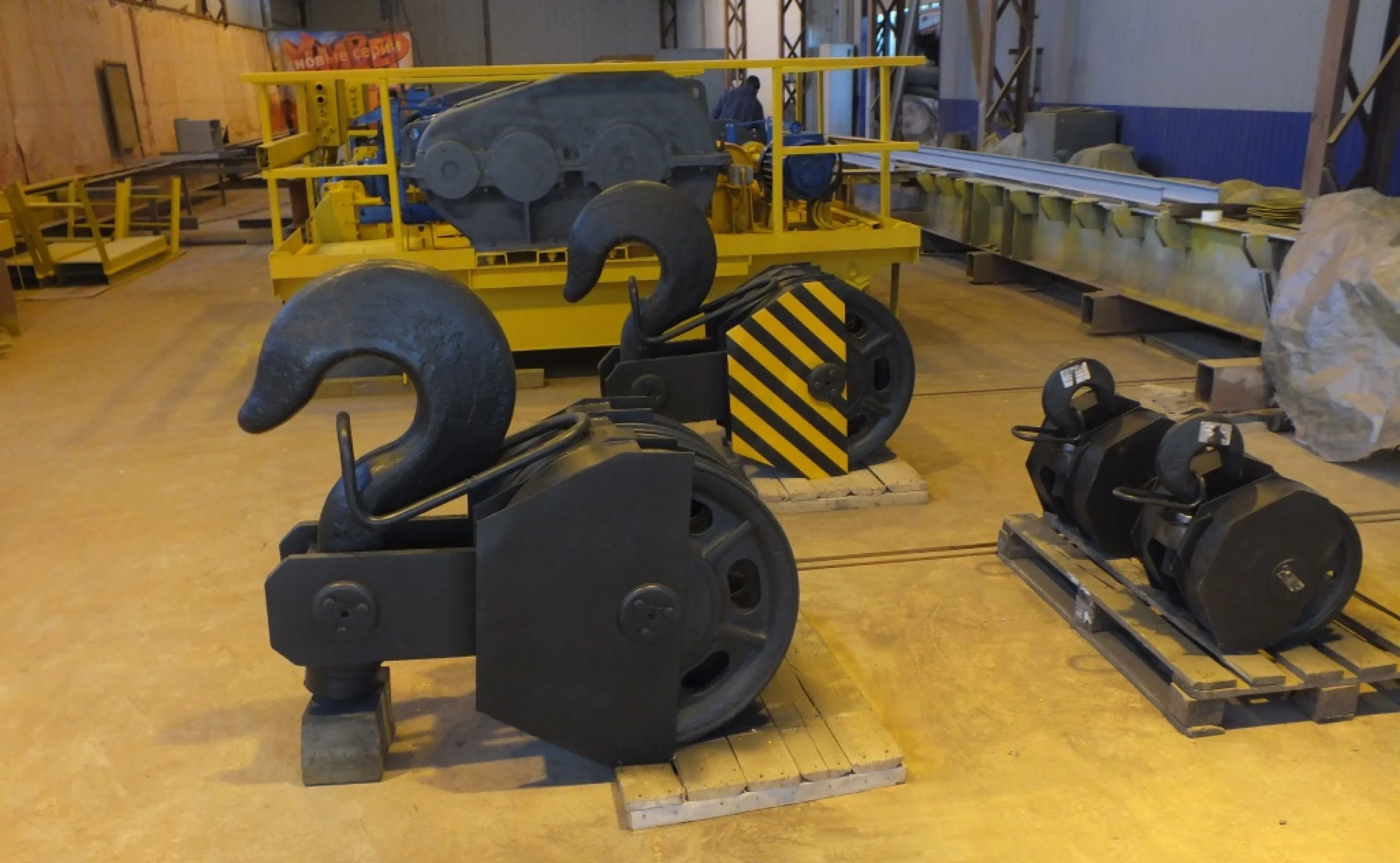 Фото 4 – Траверсы и крюковые подвески